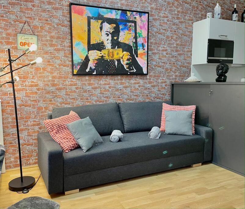 Premium Apartment With Terrace, A/C, Free Wifi And Netflix Вена Экстерьер фото